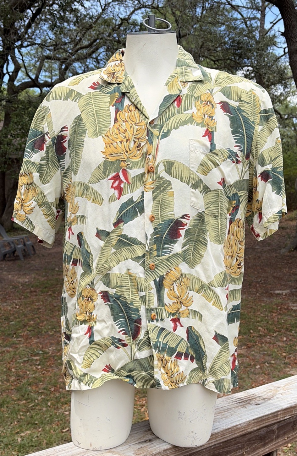 Paradise Found Vtg Hawaiian Shirt Bananas Palms M Green Red Button Cotton HOLE