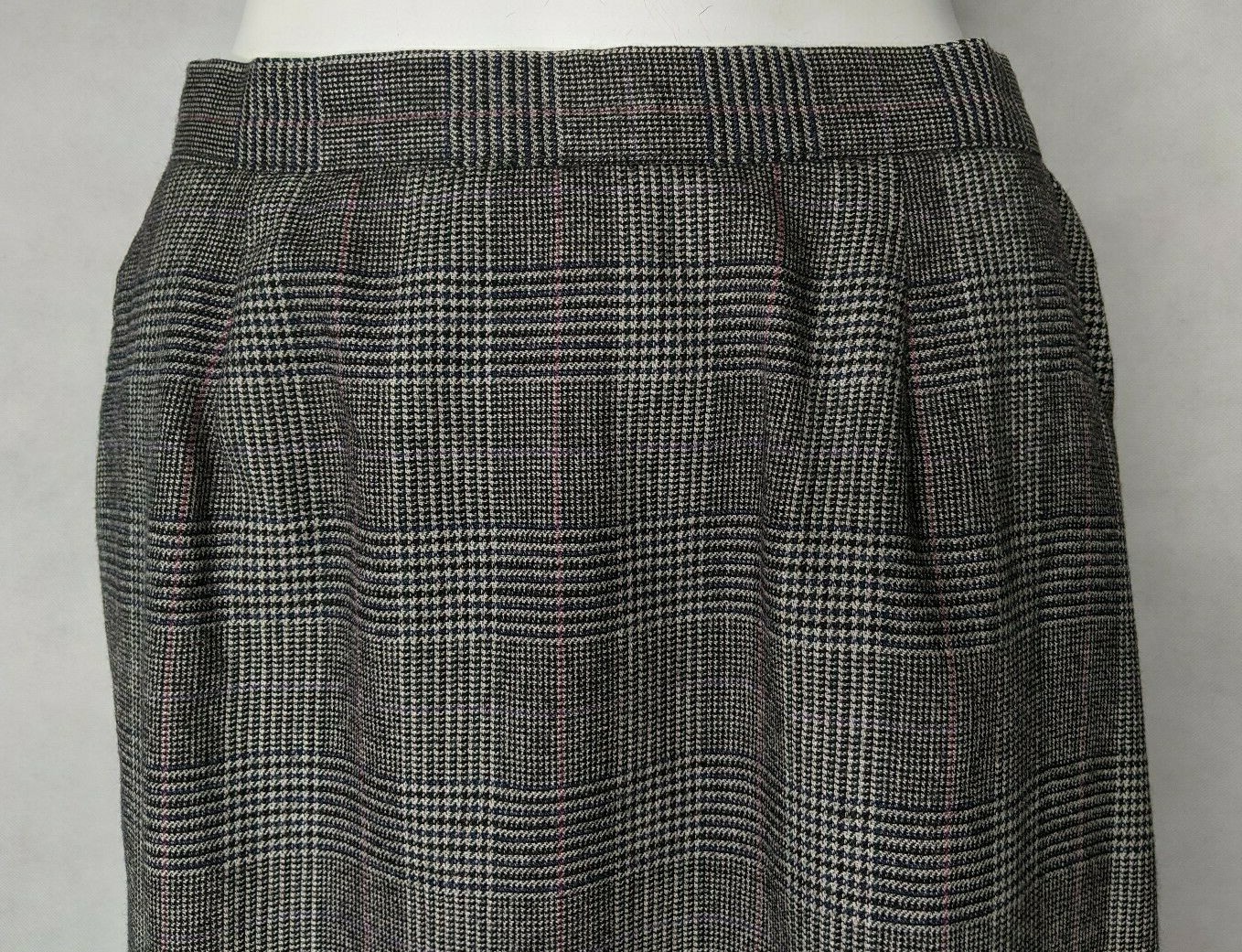 Plaid Vintage Skirt Pattern Jos. A Bank Below Knee Pockets Black White 10