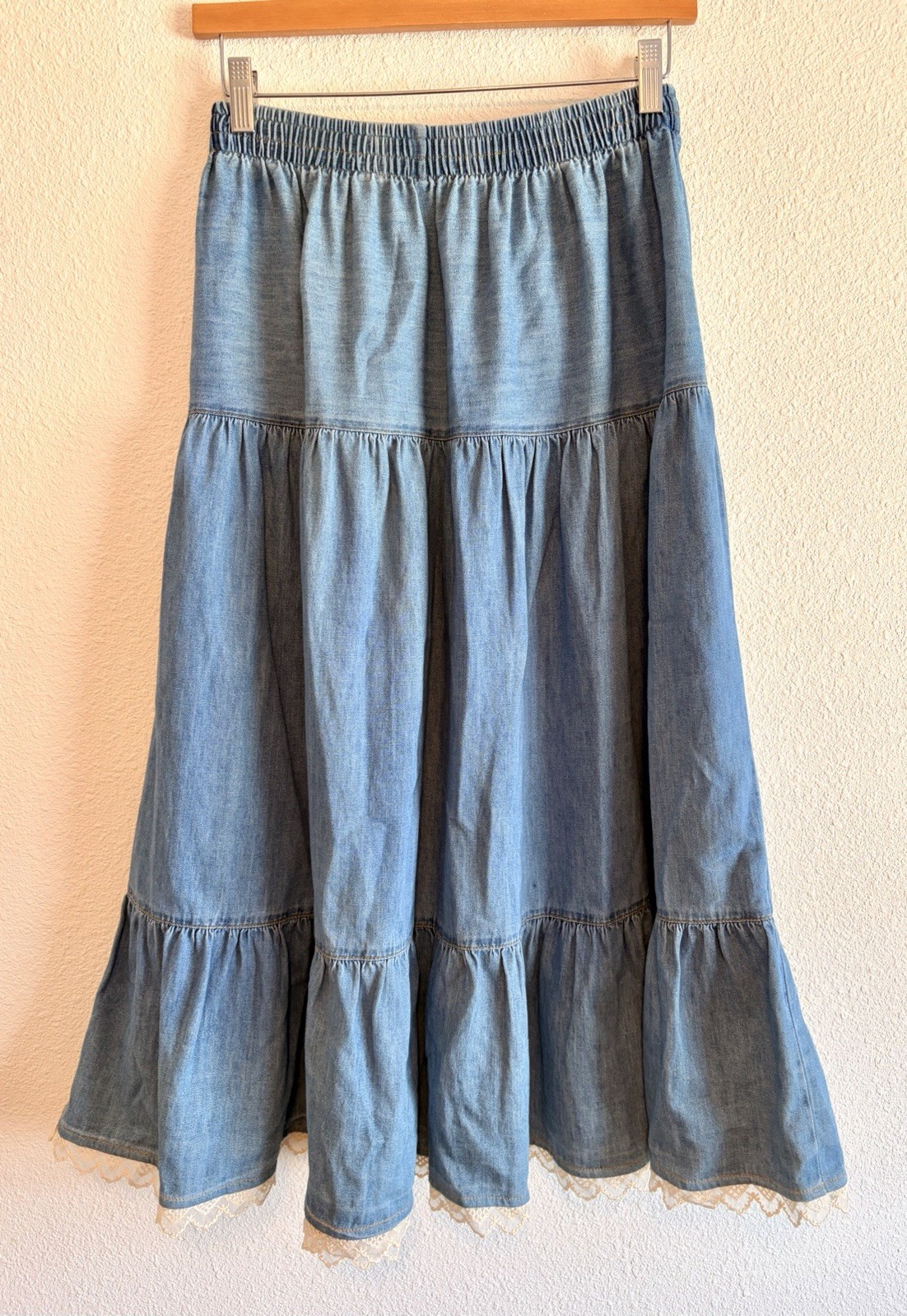 80S VTG CHAMBRAY DENIM SKIRT LACE TRIM M Peasant Cottage Boho Western USA MADE