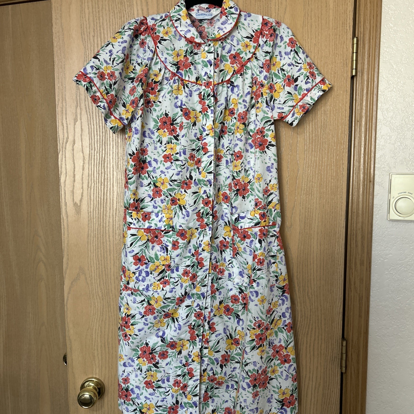 Vintage Sears Comfort Coat House Dress 70’s Red Trim Pearl Snaps POCKETS!! Small