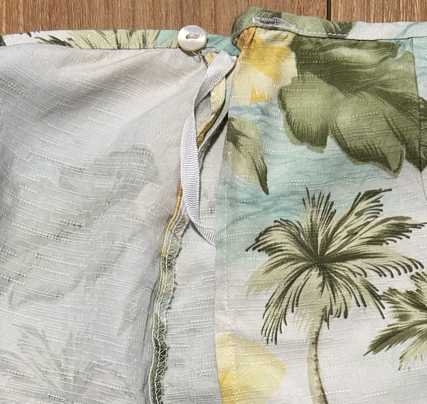 Tommy Bahama Wrap Skirt Womens Sz 4 100% Silk Hawaiin Tropical Vacation Vintage