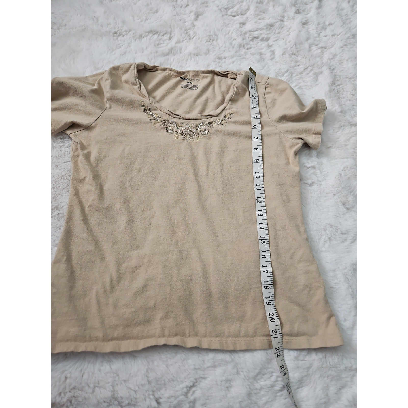 Vintage Basic Editions Tan Embroidered T-Shirt Medium 100% Cotton Scoop Neck