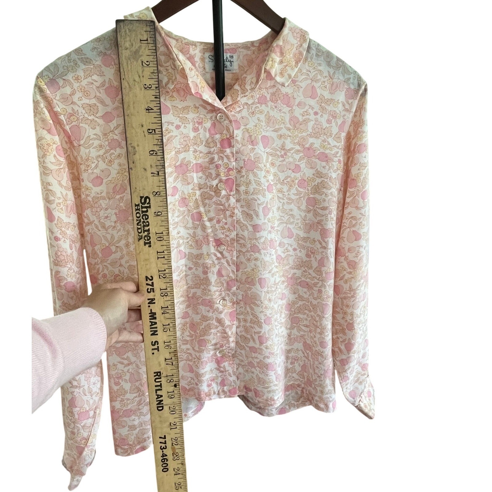 Vintage 70s Cottagecore Pink Fruit Floral Print Button Down Blouse Size M