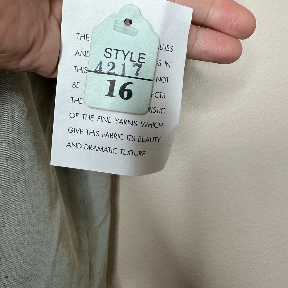 Vintage Reina Industries Sage Green Shirt Necklace Set Size 16 Made in USA 4217