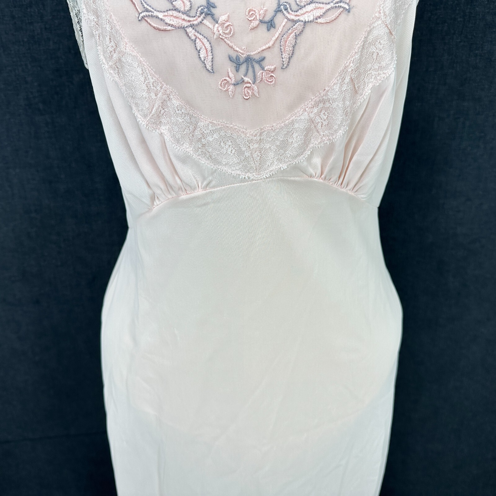Pretty Vintage full slip Chiffon Doves & Lace CARILLON 34 Pink Embroidered 1950s