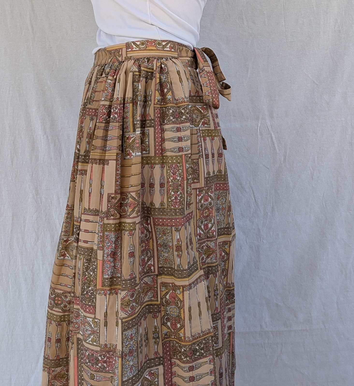 West House Original Wrap Skirt Beige Brown Pink White Vintage Print