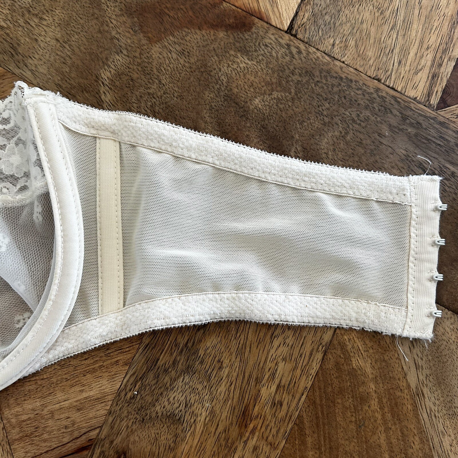 Vintage Vanity Fair #74-100 Sheer Nylon Lace Strapless Underwire Bra size 32D