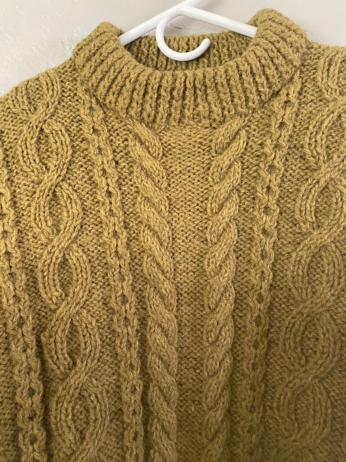 VINTAGE A Loch Erisort Garment 100% Pure New Virgin Wool Cable Knit Sweater L