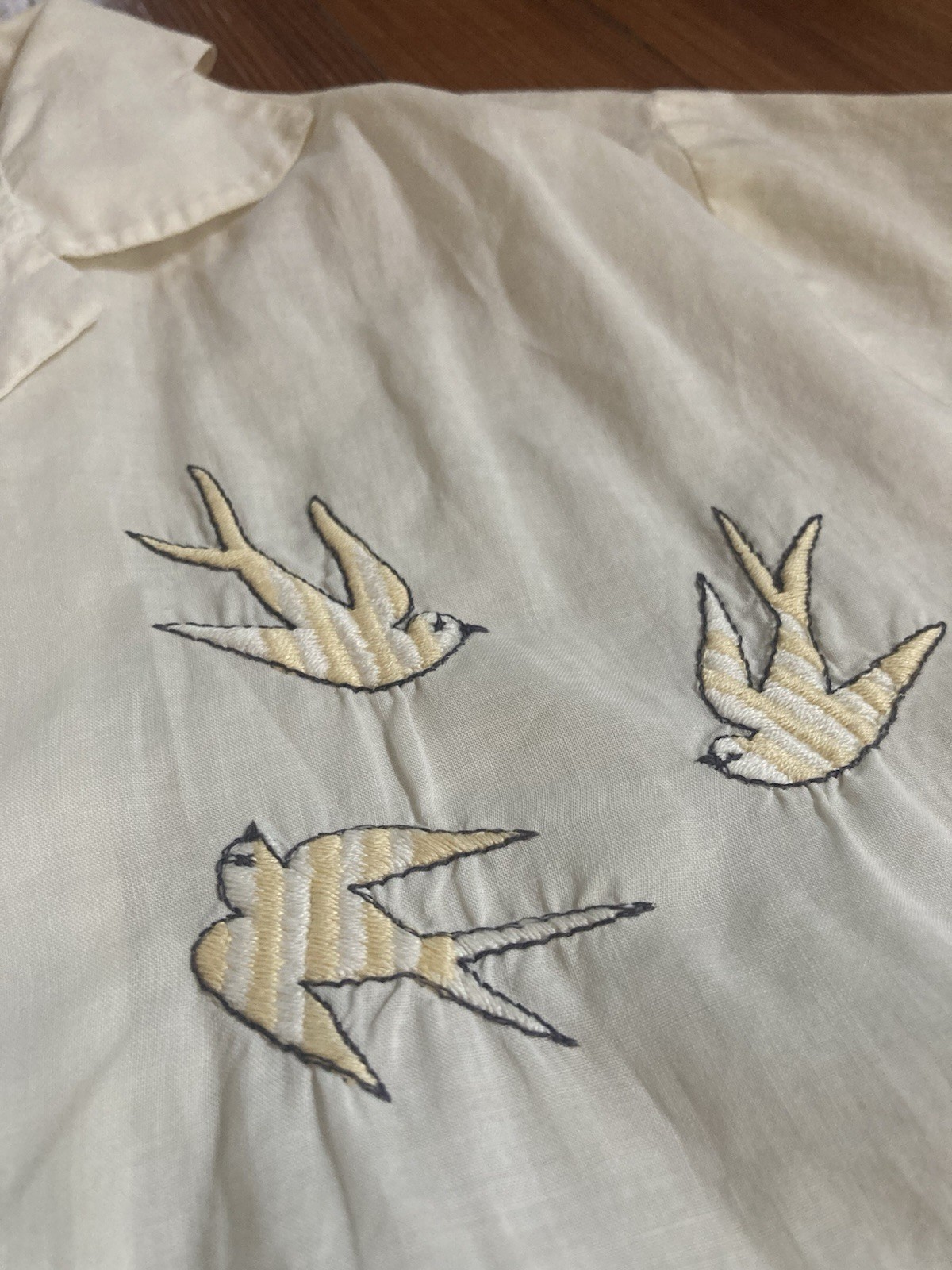 Vintage 60s Ship n Shore White Cotton embroidered birds Collar Blouse Size 34