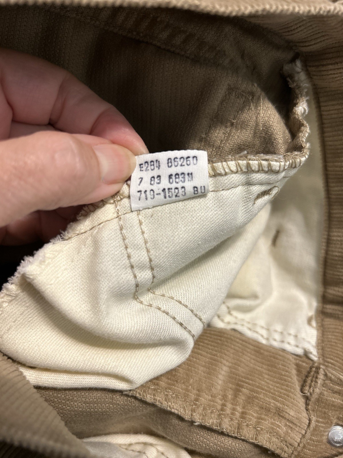 Levi’s 719 Vintage 70s/80’s Straight Leg Tan Corduroy Pants Student Fit 27×31