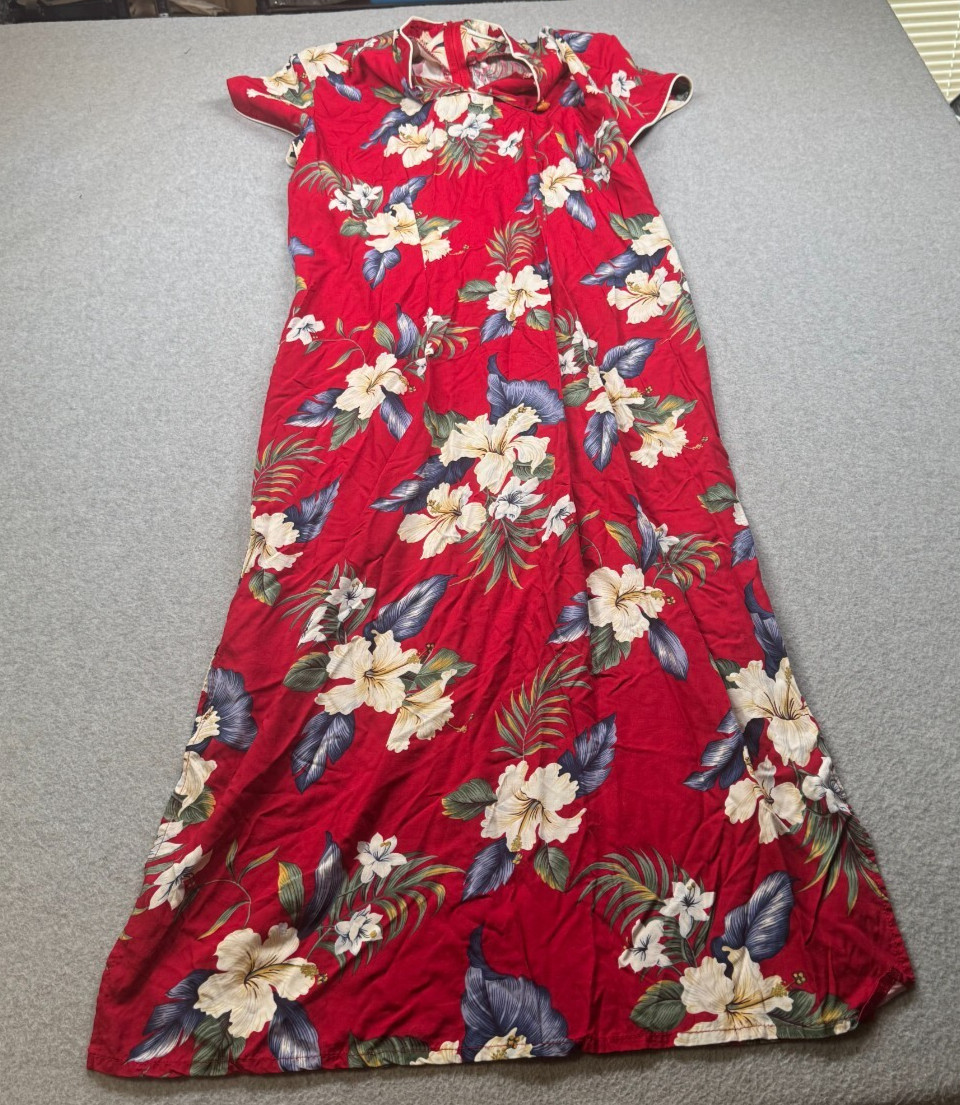VTG IOLANI Womens Hawiian Dress Red Allover Floral Print Made in Hawaii