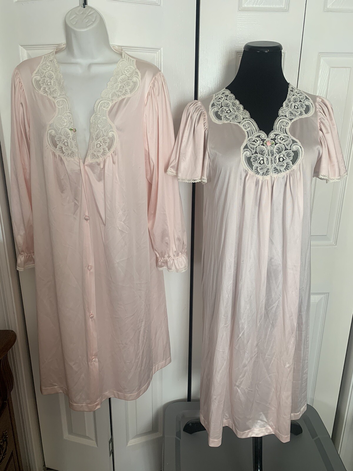 Vintage Vanity Fair Peignoir 2pc USA Nightgown Robe PINK Ladies Small Beautiful