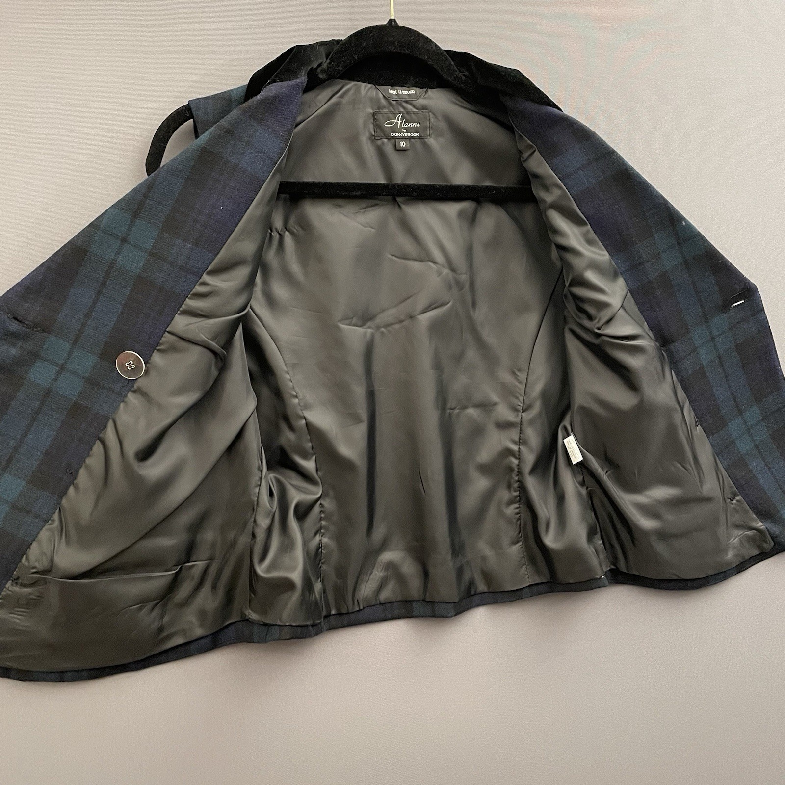Vtg Alanni by Donnybrook Vest Dbl Breasted Wool Tartan Plaid Black Velvet Collar