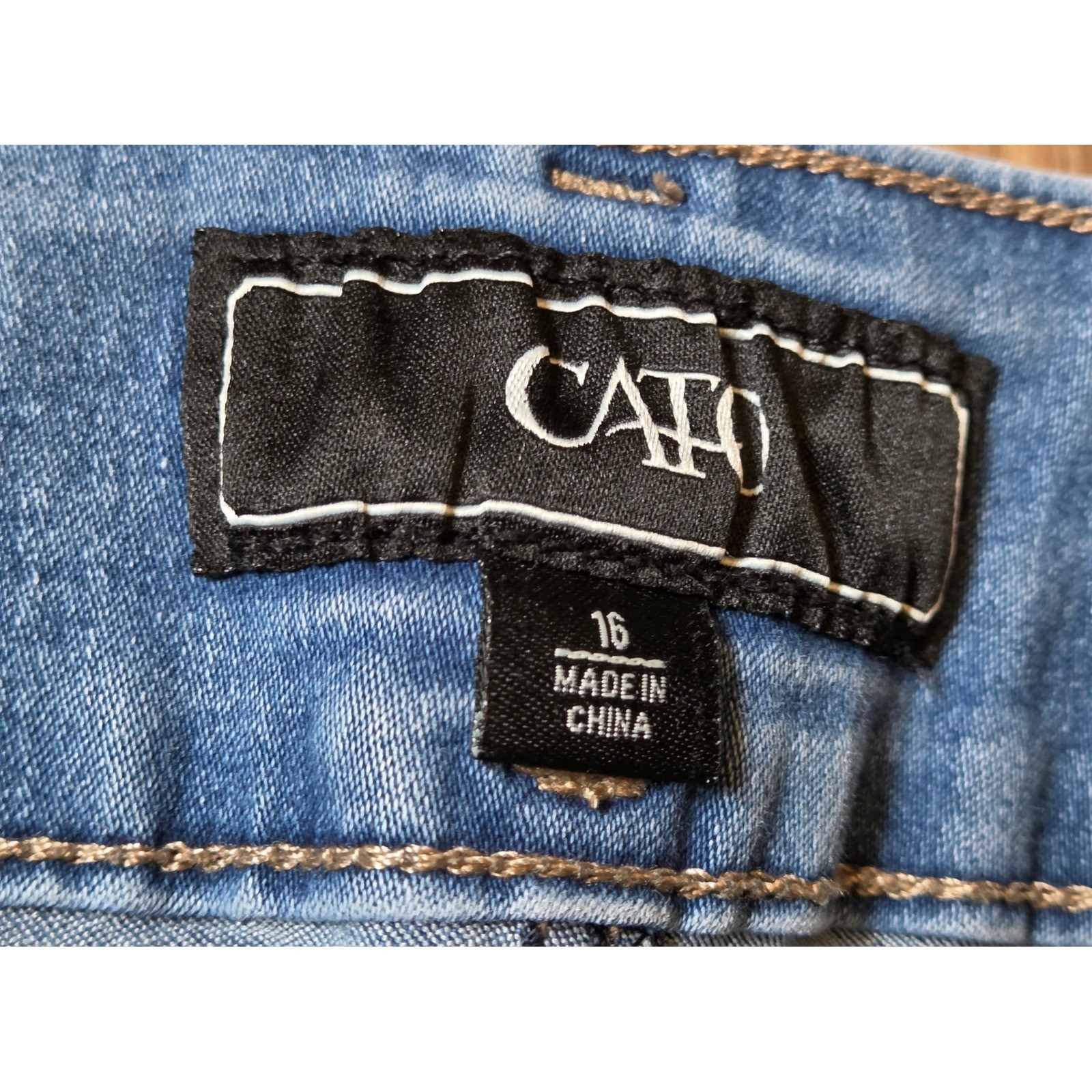 Cato Light-Wash Denim Shorts Women’s Size 16 Blue Spandex Blend
