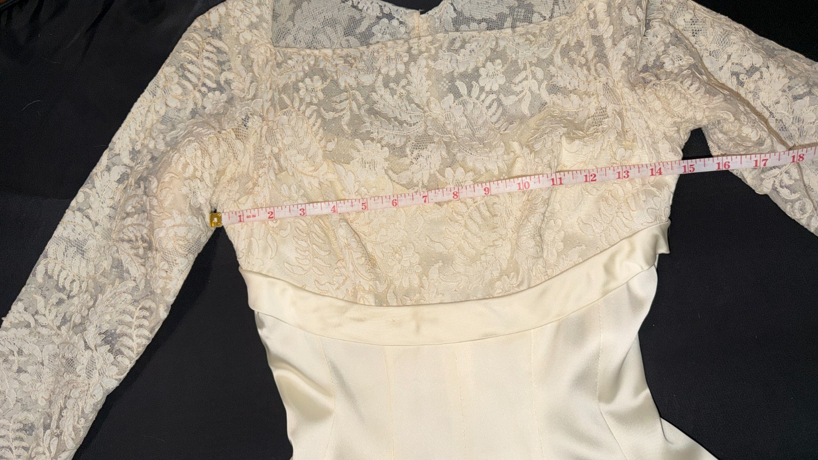 Vintage 1950s Ivory Silk Lace Off-White Wedding Dress XS XXS Long Sleeve Bridal