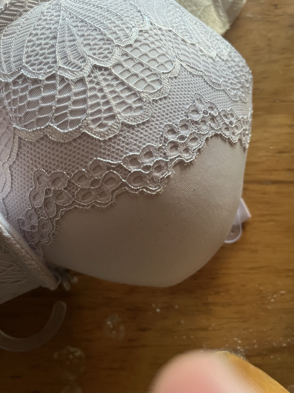Women light purple Wirefree Cato purple and and white bra size 36 c