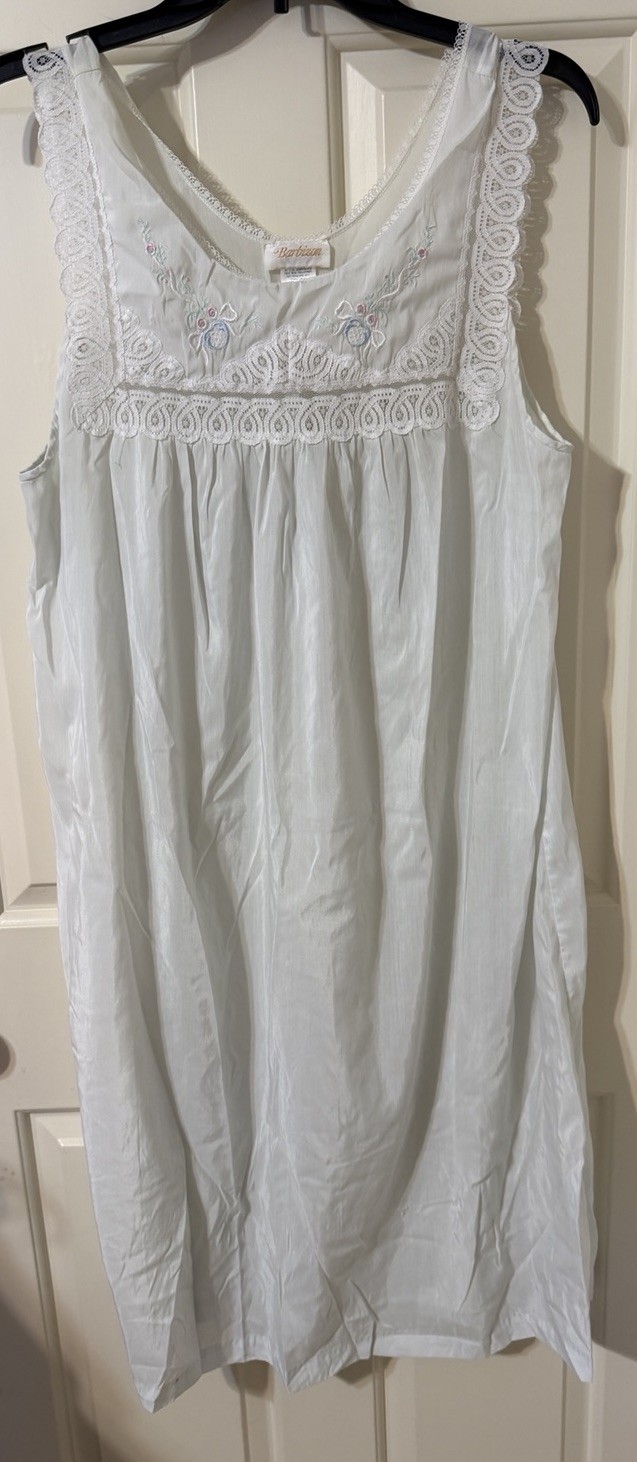 Barbizon Light Green Nightgown Lace Polyester Blend Ladies