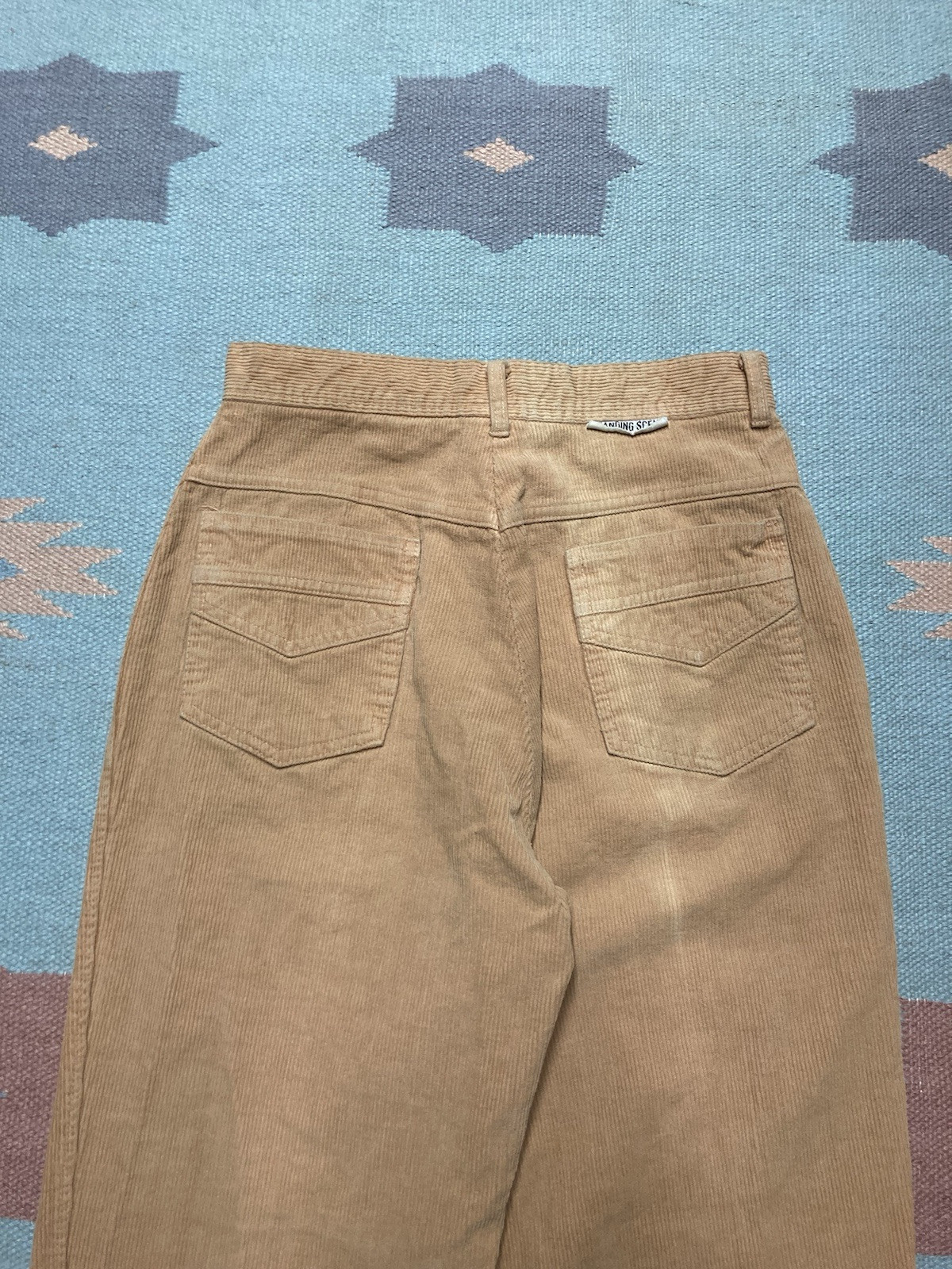 Vintage 70s 80s bell bottom flare pants corduroy khaki tan changing scene 26×31