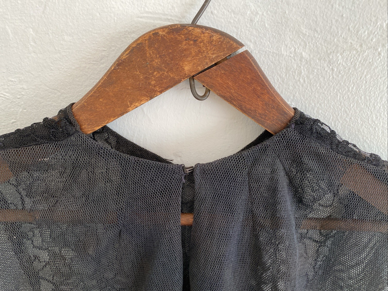 Vintage 20s Sheer Net Tulip Embroider Ruffle Top w/ Antique Keepsake Note Sz S M