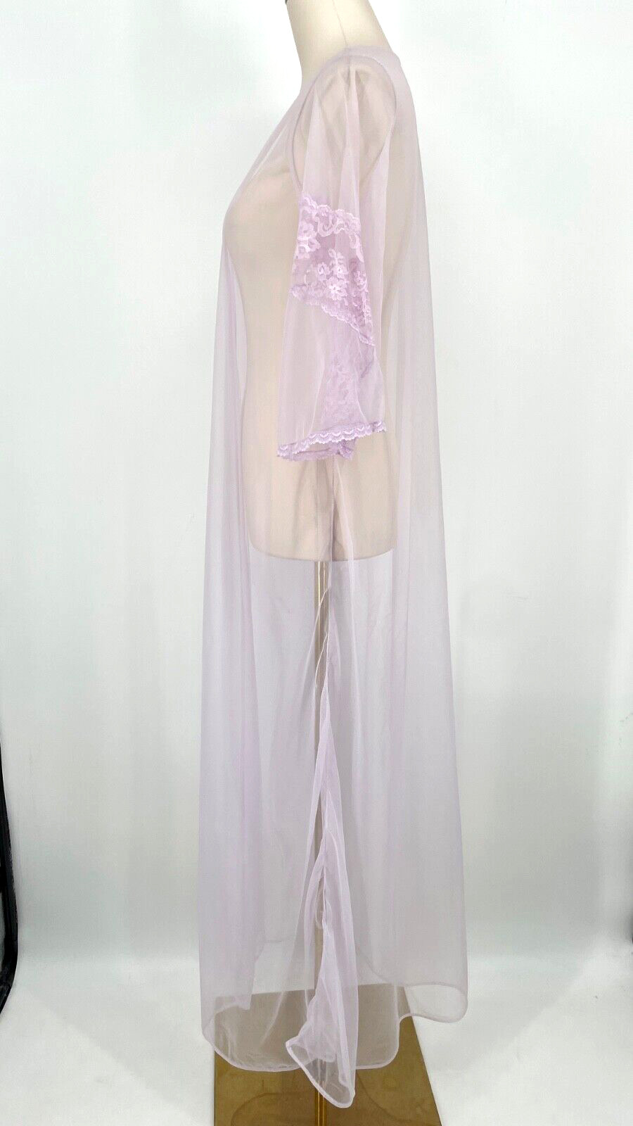 VTG size S/M Lace/Chiffon Long Nightgown robe open front 100% Nylon lilac 1960s