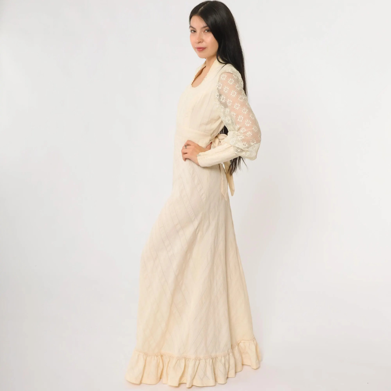 70s Lace Maxi Dress Cream Long Sleeve Scoop Neck Prairie Wedding Romantic Cottag