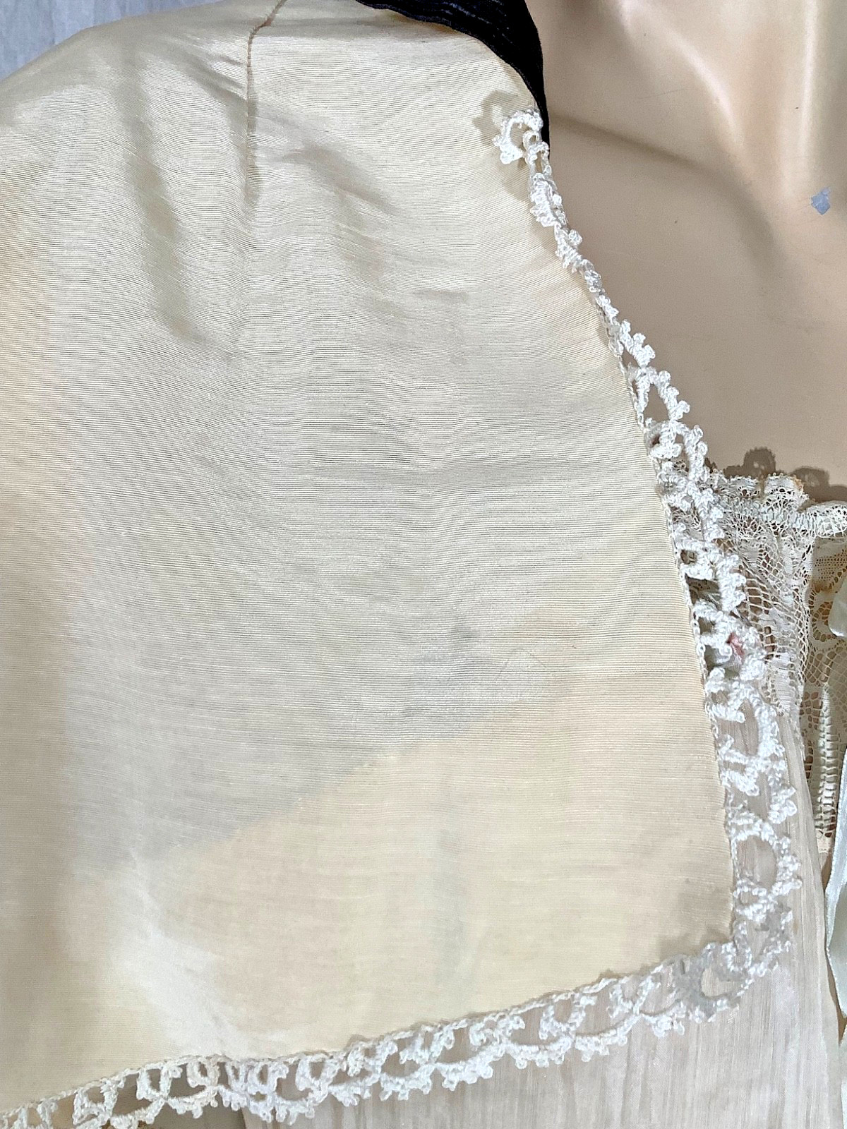 antique Edwardian jacket Bolero ivory Spencer lace trim 3/4 sleeve M cuff Faille