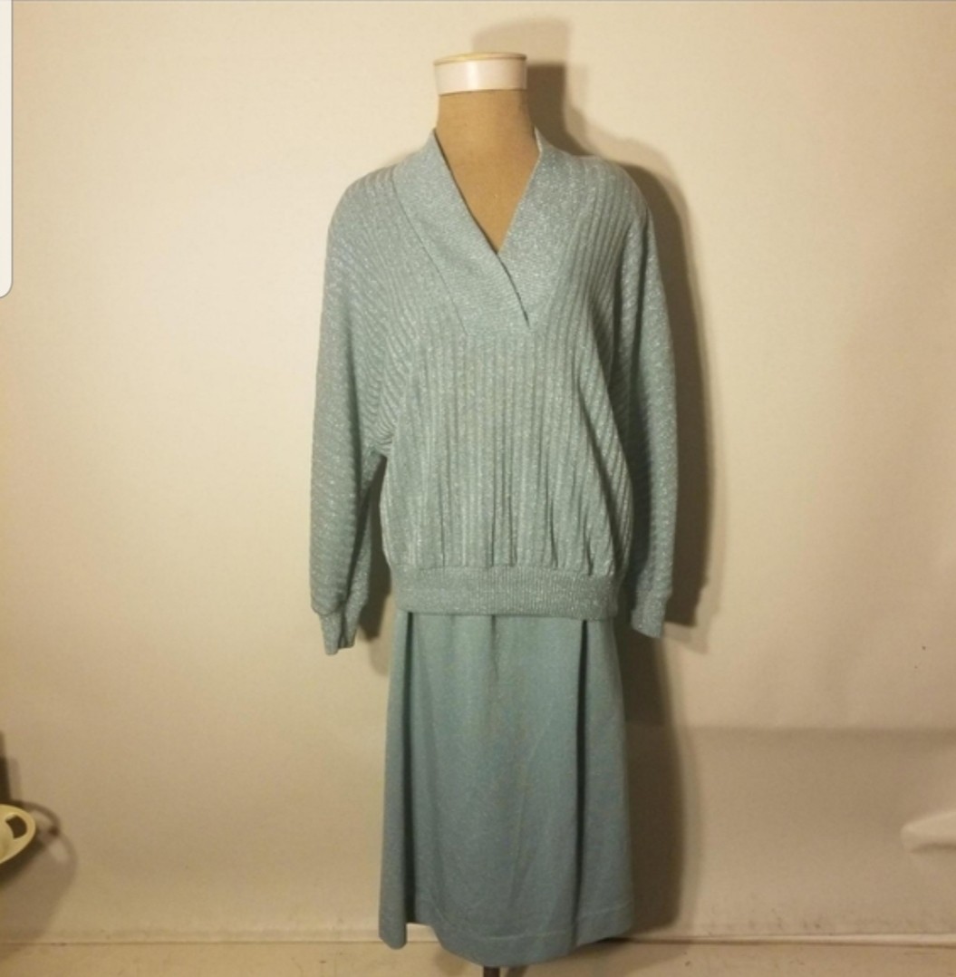 Vintage 1980’s Bobbie Bee Sport Light Blue Lurex V Neck Sweater Set Size Small