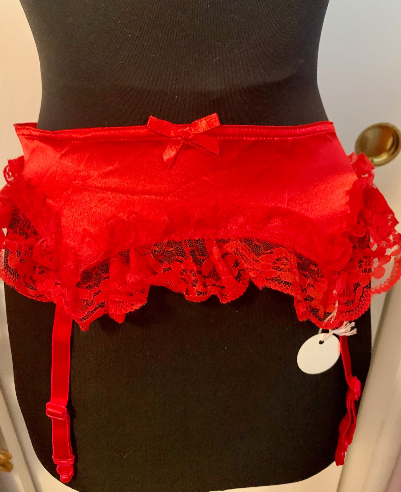 PINUP CORSET RED AND BLACK S-SM to 26″ Tags VINTAGE + FREE NOS 1950s STOCKINGS
