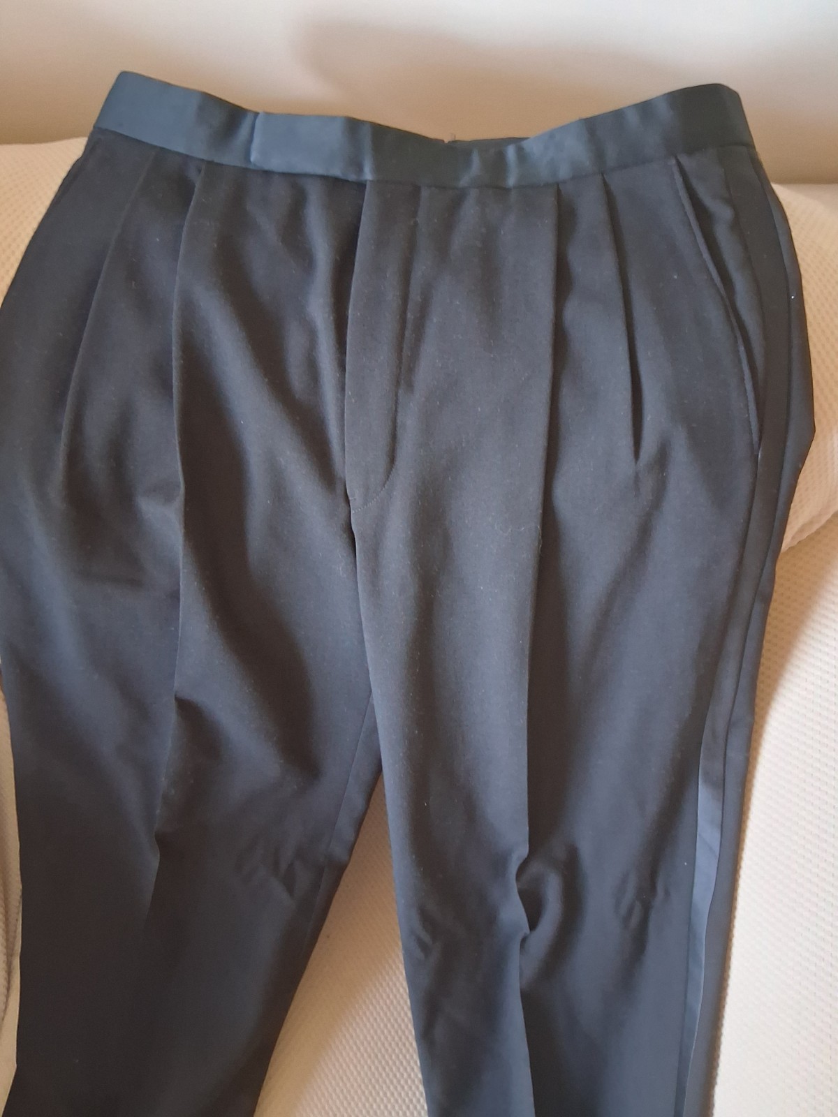 Tuxedo Pleated Satin Around Waist Sides of Pants Black 34 Waist 31 Length Size 8