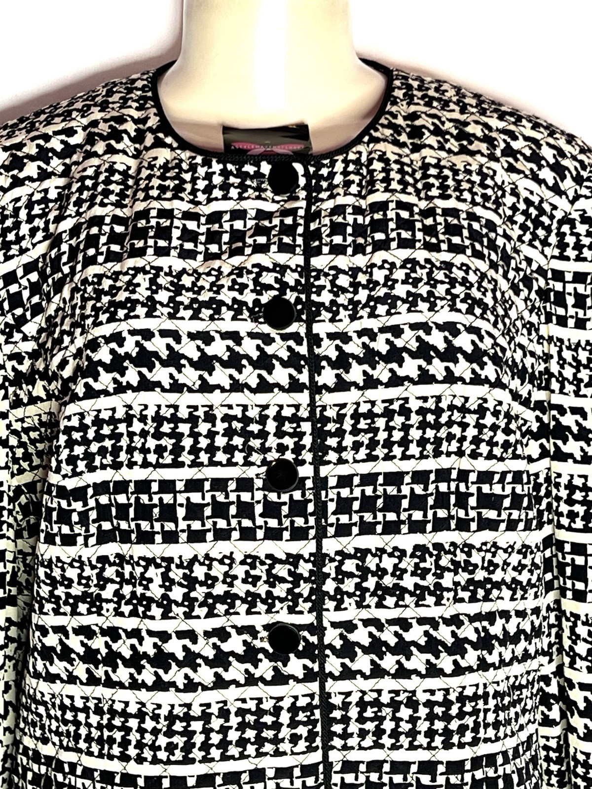VINTAGE MAGGY LONDON BLACK OFF WHITE PRINT 100% SILK QUILTED JACKET SZ 12