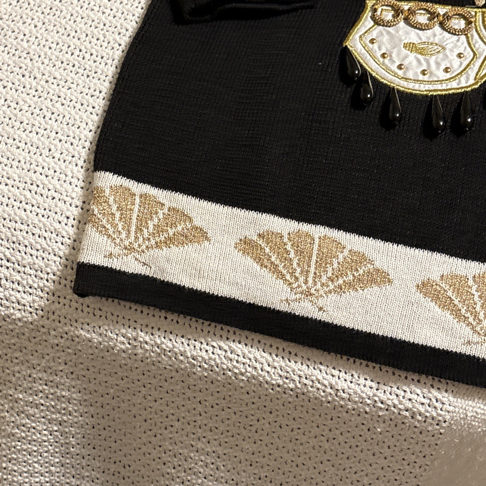 Vintage 80s Sandylo Sweater Great Condition. Black White Gold. ￼