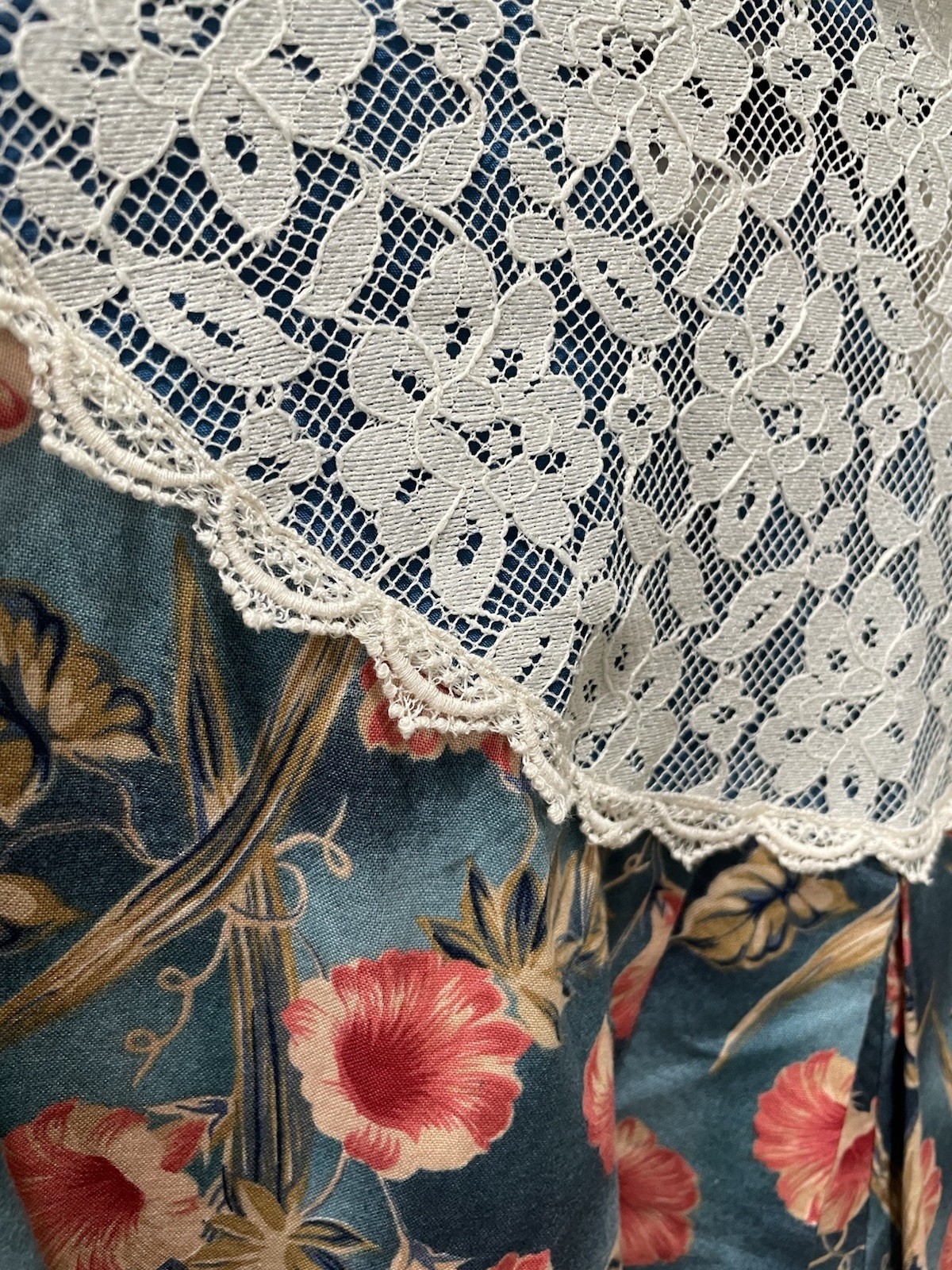 Carol Bennett vintage mu’umu’u