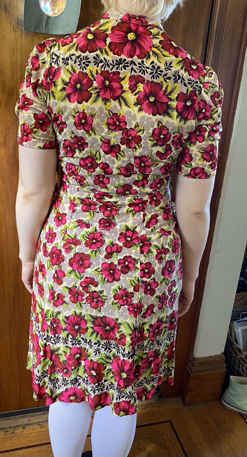 Vintage 1940s Floral Rayon Day Dress Great Pattern Medium