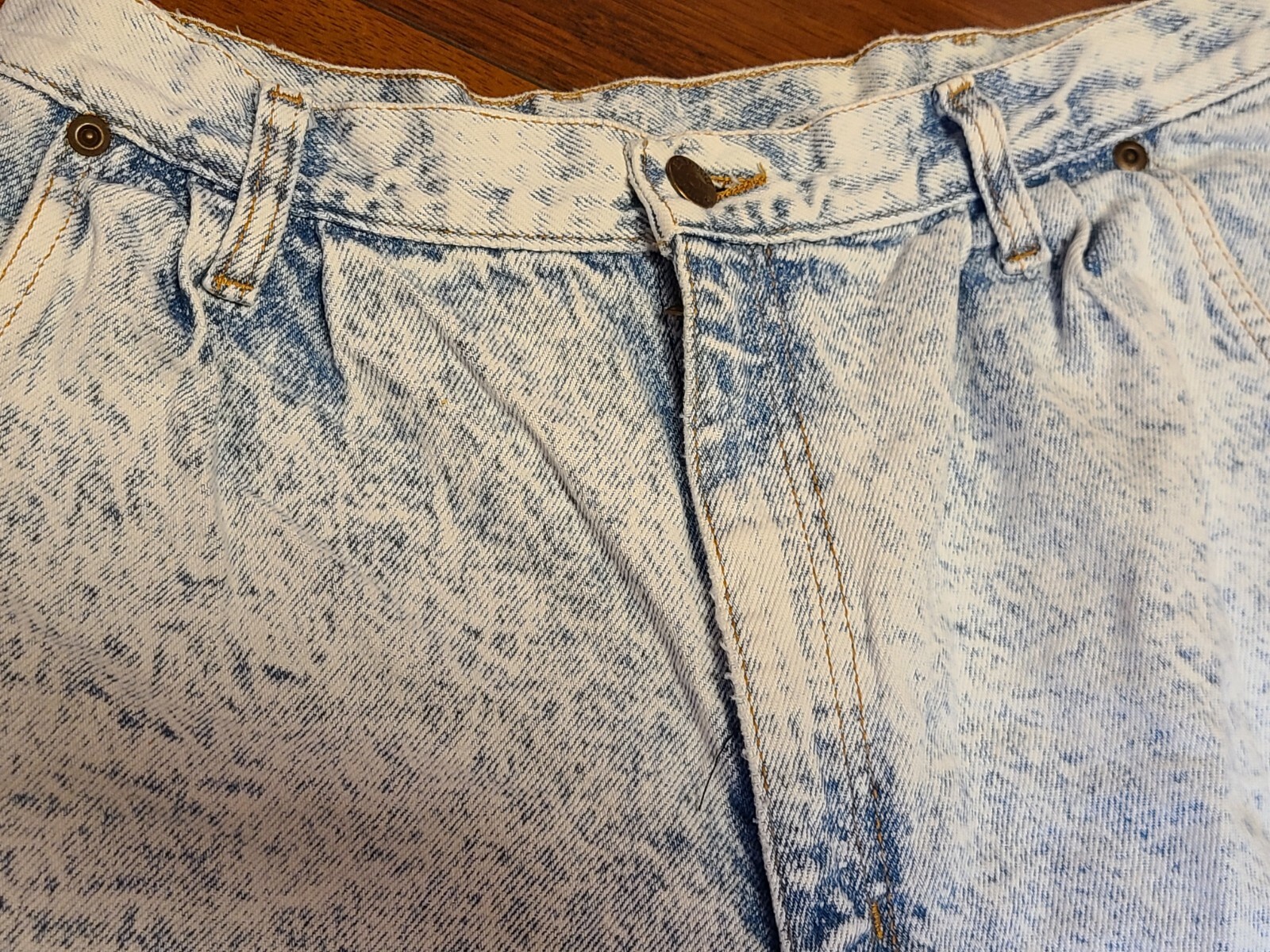 Bristol Blue Acid Washed Denim Shorts Size 33 (32W) High Waisted Mom USA Vintage