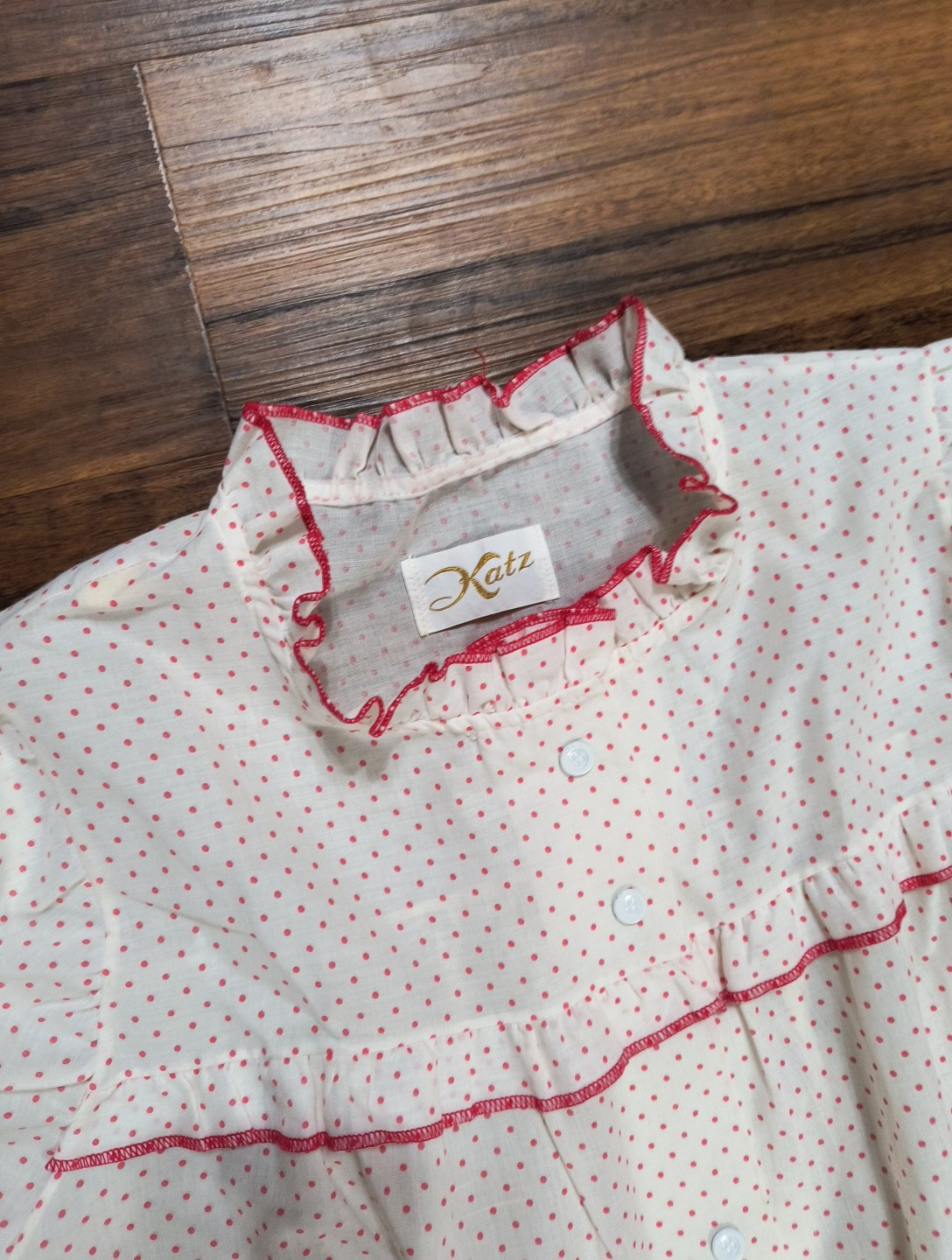 Vintage Katz Button Up White With Red Polka Dot Pajama Top Medium?