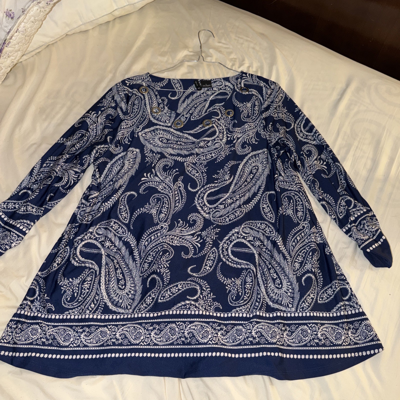 New Directions Tunic Top Large L Blue Paisley Long Sleeve Silver Grommet Blouse