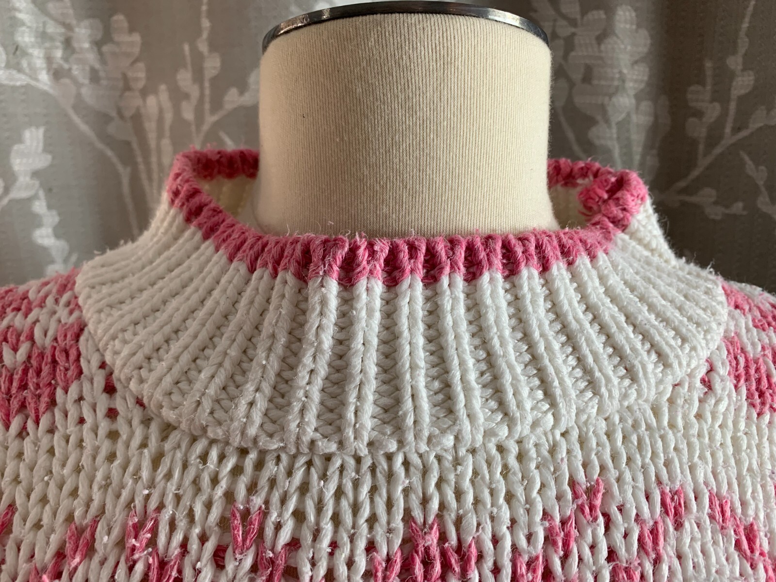 Vtg 80’s Nuovo Industriale Women’s Medium Pink and White Sweater