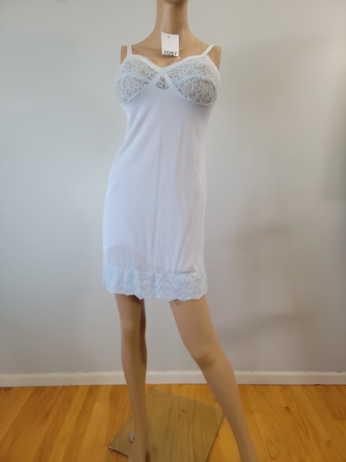 Vintage Carol Brent 100% Nylon Light Blue Full Slip Lace Detail 32 Short