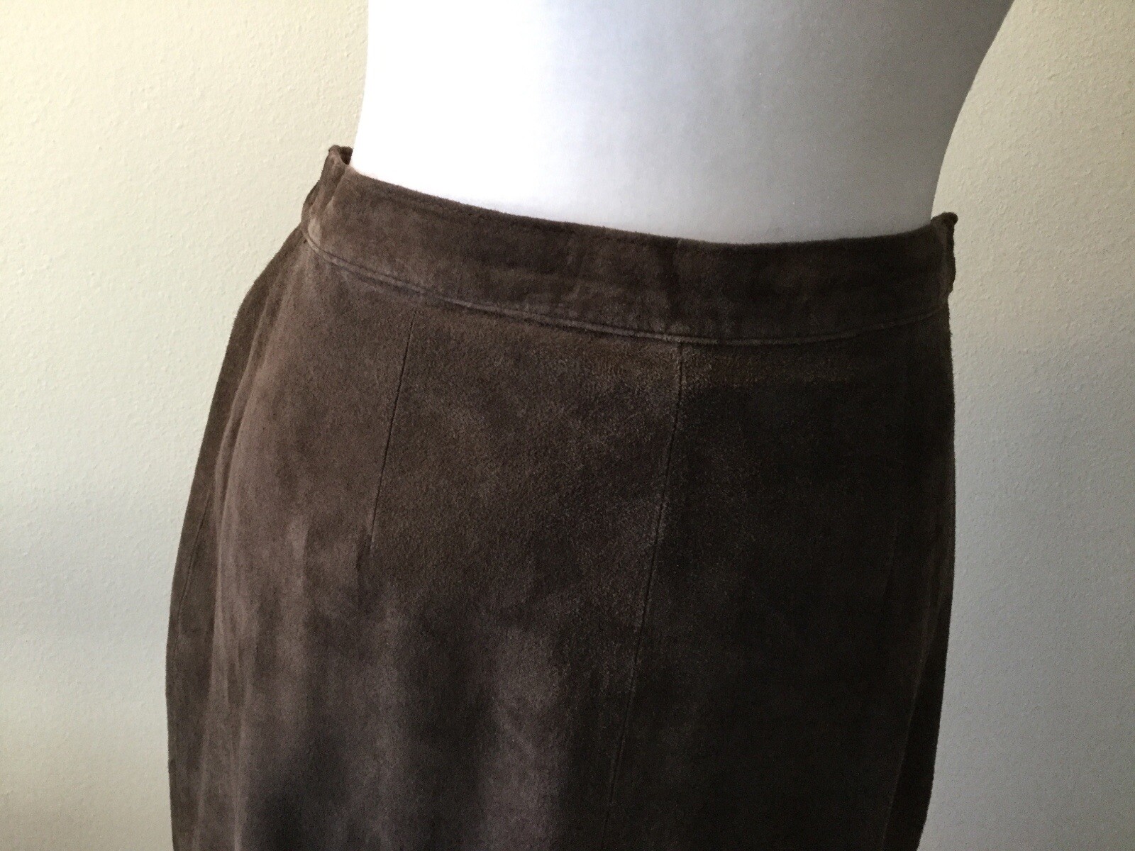 Vintage Deep Plum Purple Suede Midi Skirt by Dialog Size 6 1980’s 1990’s (076)