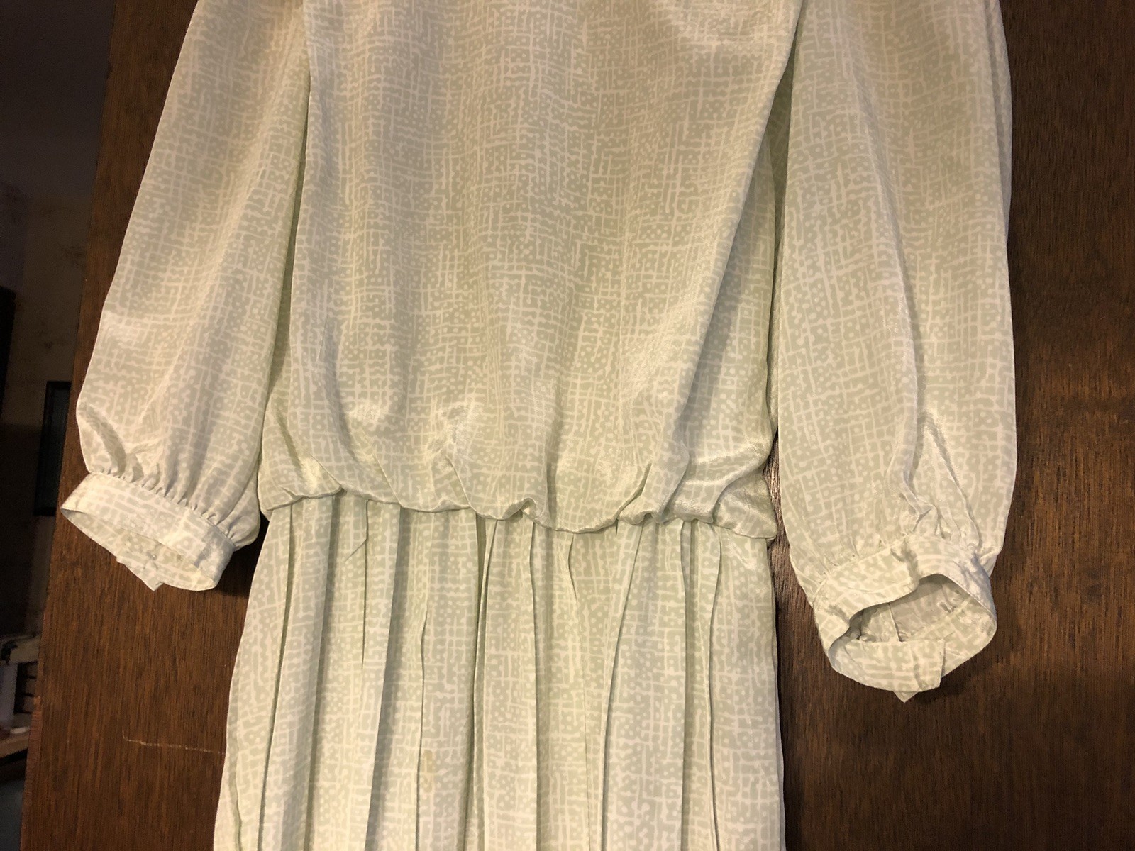 Vintage 90s women’s size 8 Justine Todd polyester green pleated dress 48″ long
