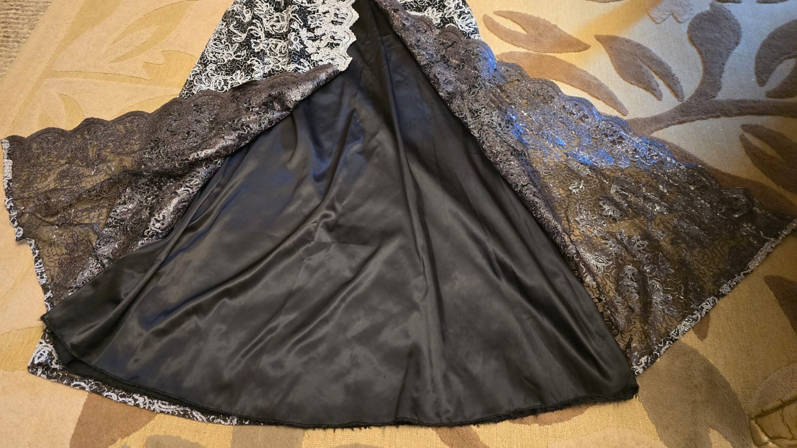 Vintage Black Silver Lace Halter Formal Evening Dress Prom Gown