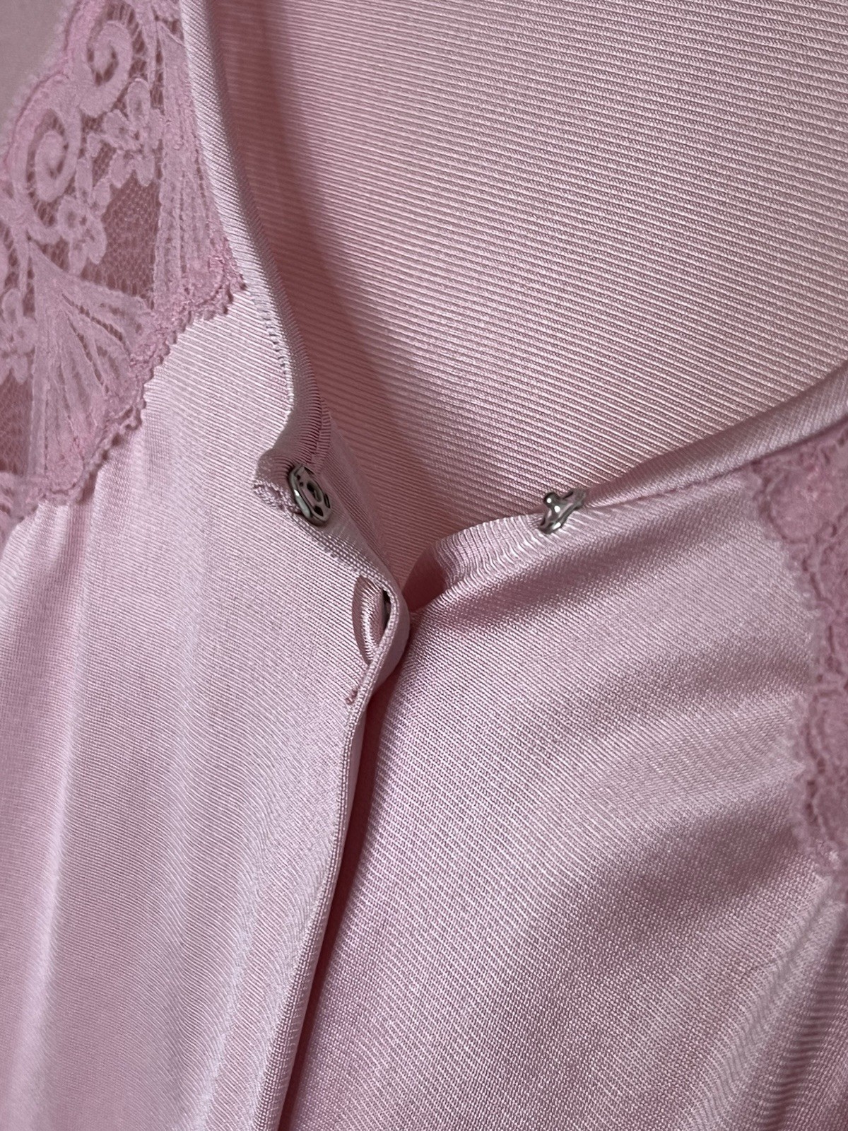 VTG 1950s Vanity Fair Pink SML Overlay Robe With Lace Accents l Made In USA