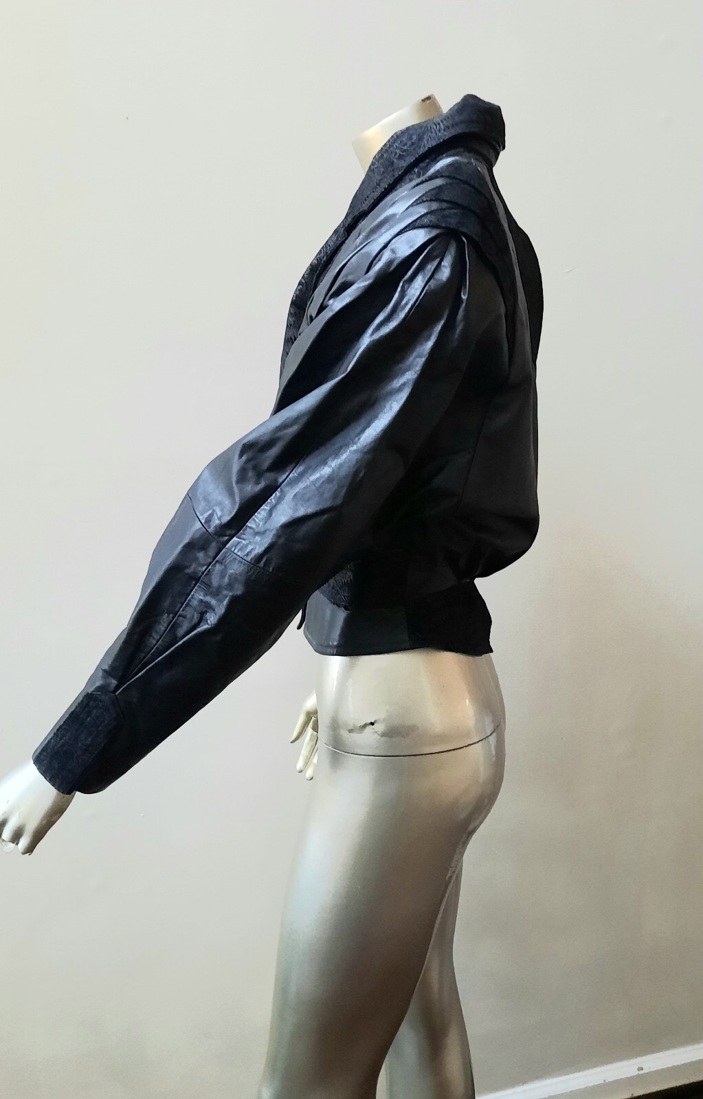 LEATHER VTG 80S DOLMAN SLEEVES SHOULDER PADS PLEATS SHORT JACKET sz M