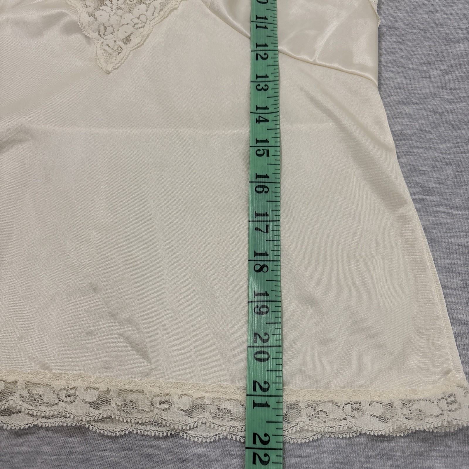 Vtg Sliperfection Nylon Tricot Ivory Lace Camisole Medium Whimsy Dainty