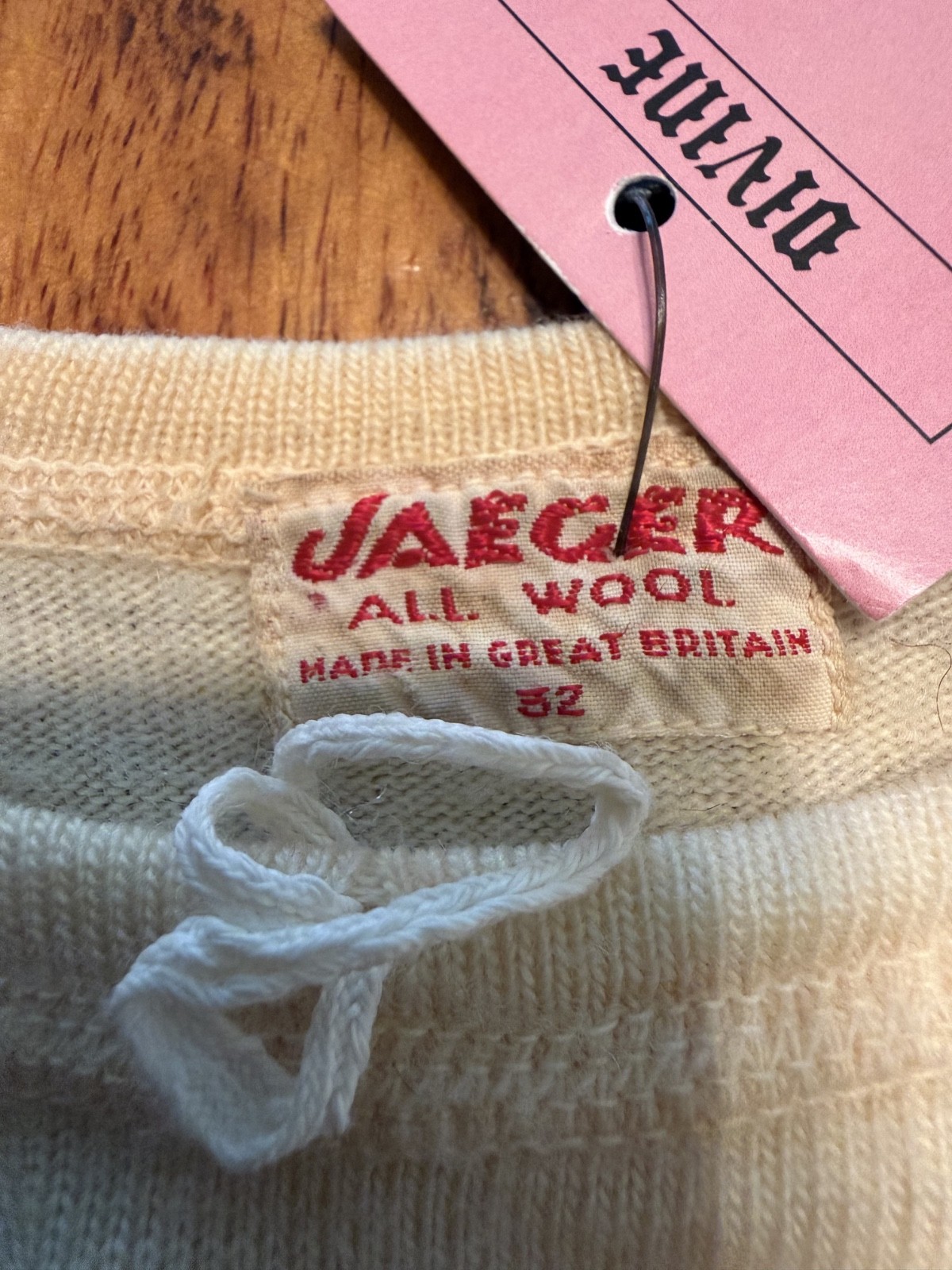 VINTAGE1970S WHITE JAEGER ALL WOOL SWEATER SIZE 32 KP30