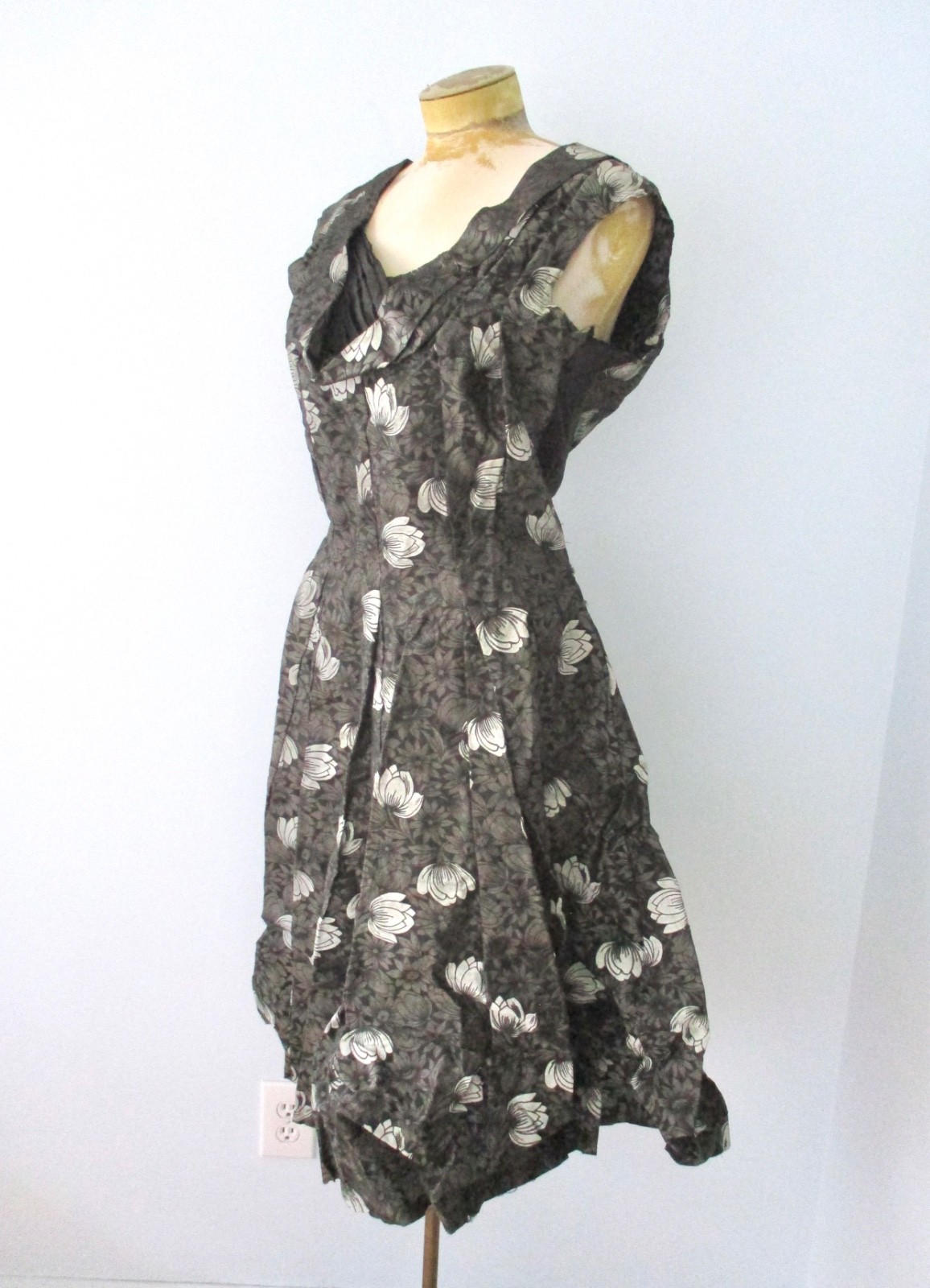 Vtg 50s black gray goth floral stiff taffeta rockabilly VLV dress full skirt M/L