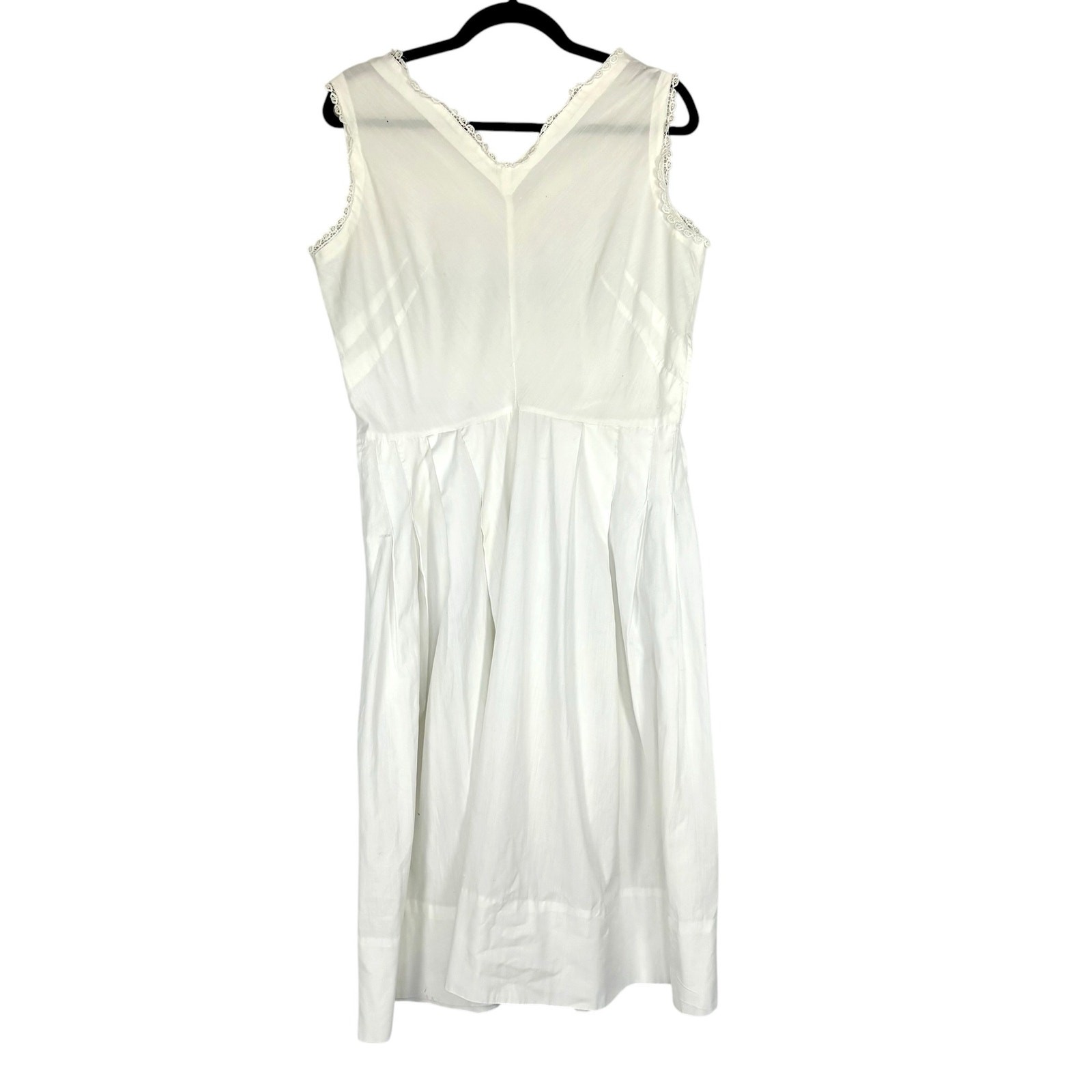 Vintage 1950s White Cotton Day Dress Crochet Trim Pleated Skirt Side Metal Zip
