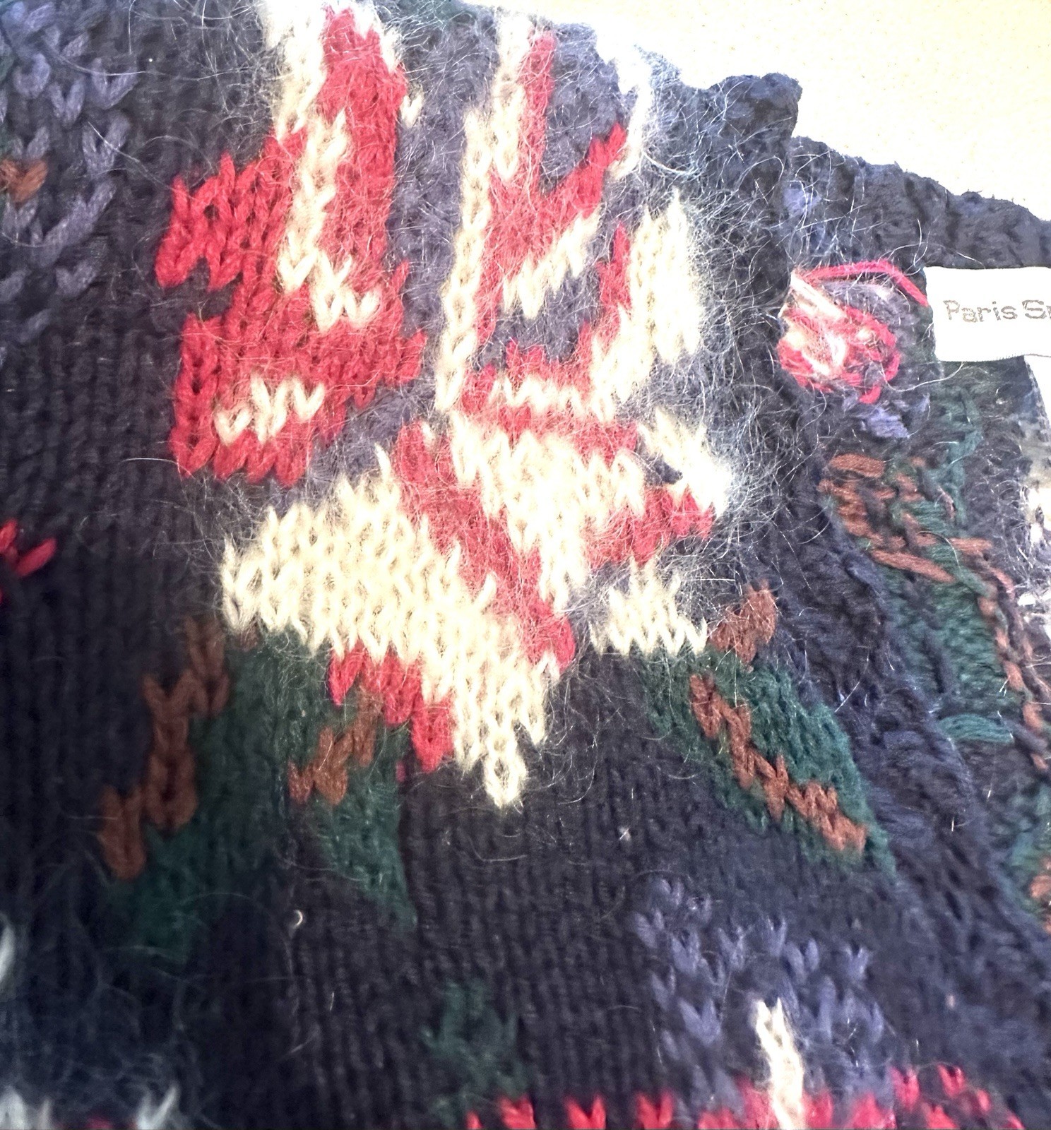 Vintage 80s Hand Knitted MOHAIR DESIGNER V-Neck Floral Sweater