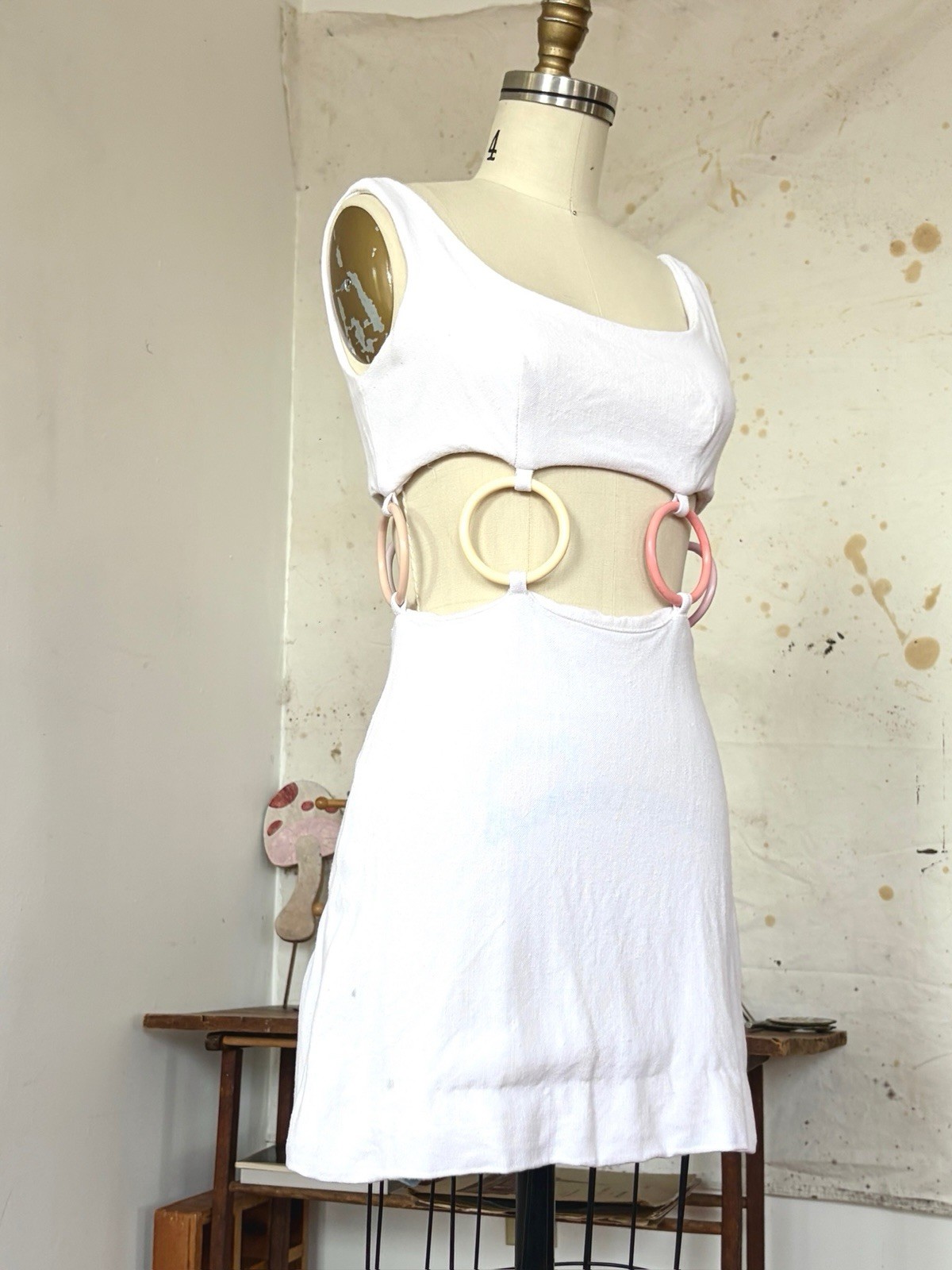 1960s Mod Space Age Linen Cutout Waist A-Line Mini Dress Lucite Rings Go-Go XS