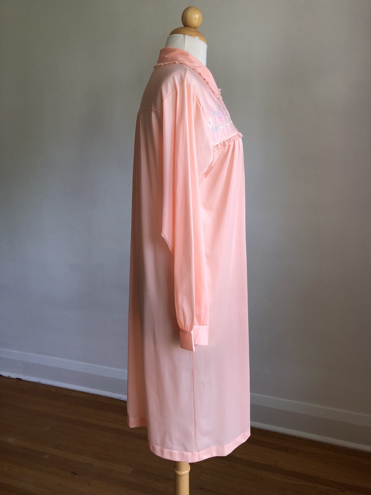 STUNNING VTG KATZ Peach Nylon & Lace Embroidered Nightgown Lingerie SZ S
